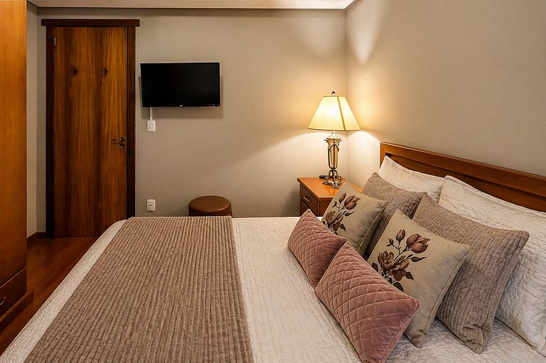 Apto no Centro de Gramado | Sauna, Hidro e Piscina