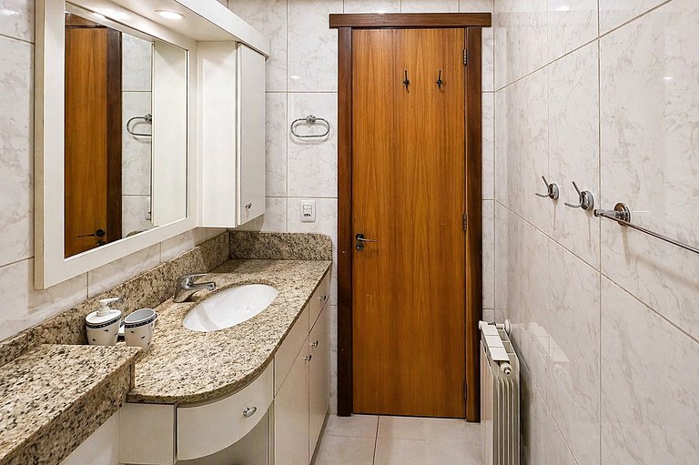 Apto no Centro de Gramado | Sauna, Hidro e Piscina