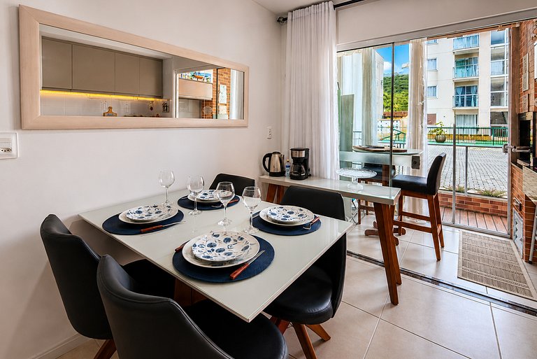 Apartamento com Piscina e Jacuzzi em Porto Belo