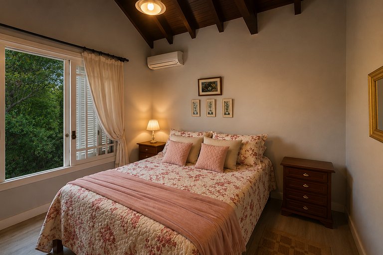 Casa Luxuosa de 2 Andares | Vista Lago em Gramado