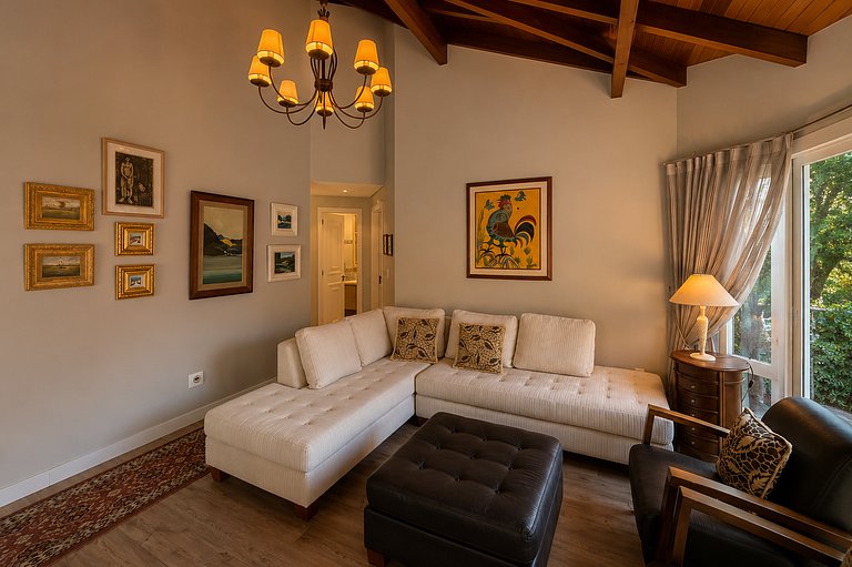 Casa Luxuosa de 2 Andares | Vista Lago em Gramado