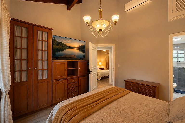 Casa Luxuosa de 2 Andares | Vista Lago em Gramado