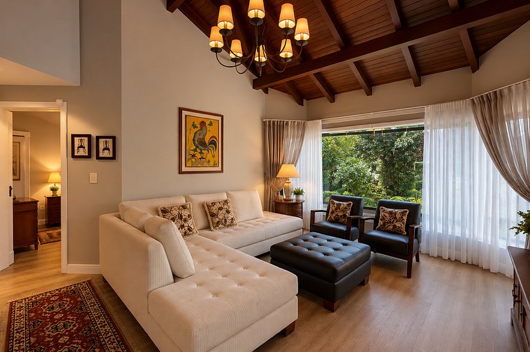 Casa Luxuosa de 2 Andares | Vista Lago em Gramado