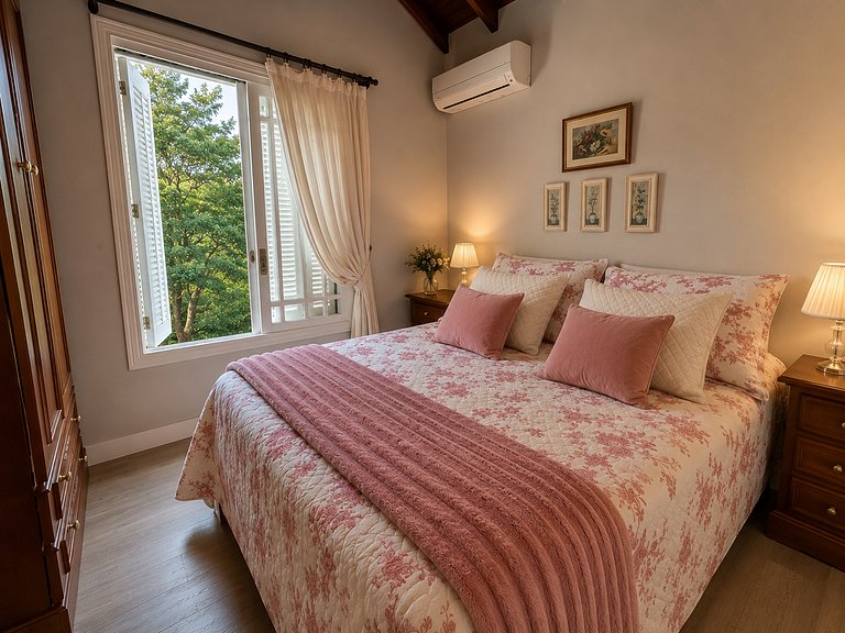 Casa Luxuosa de 2 Andares | Vista Lago em Gramado