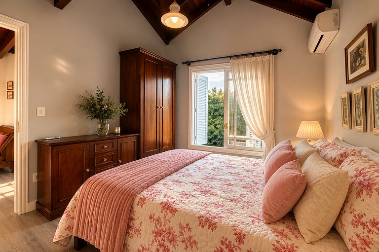 Casa Luxuosa de 2 Andares | Vista Lago em Gramado