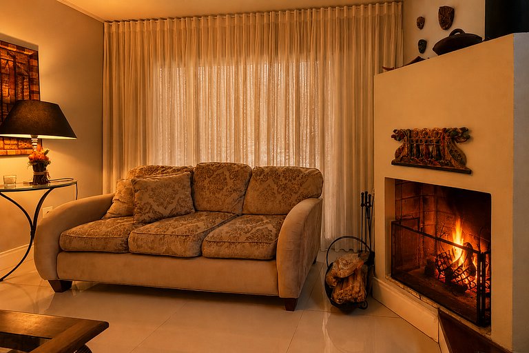 Casa Luxuosa de 2 Andares | Vista Lago em Gramado