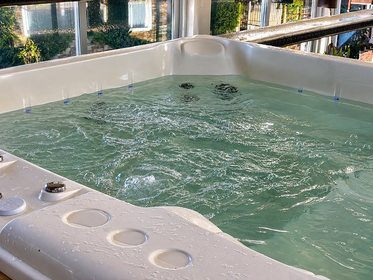 Apartamento com Piscina e Jacuzzi em Gramado