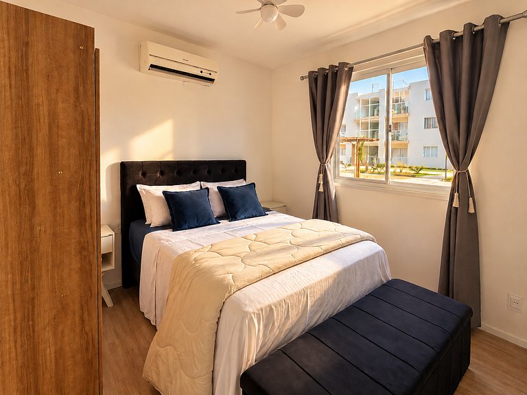Apartamento com Piscina em Porto Belo