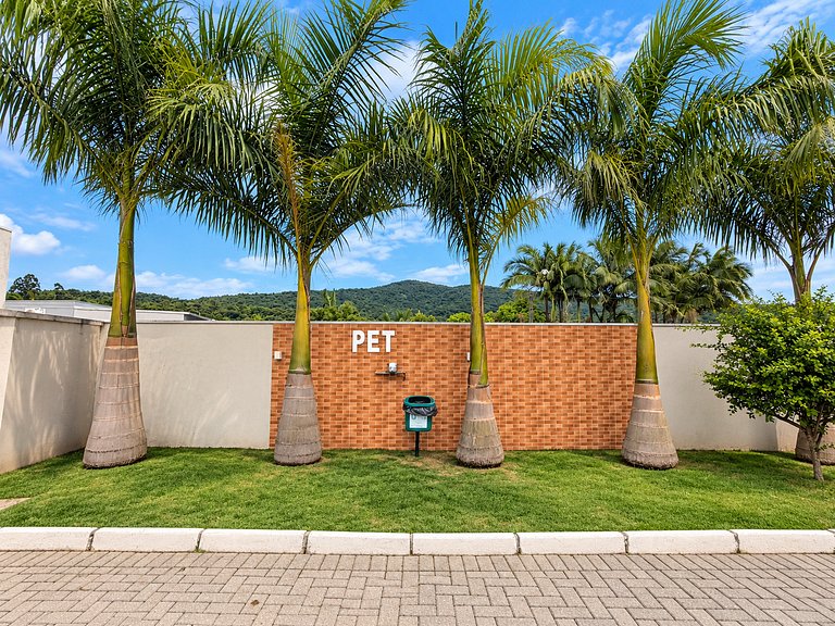 Apartamento com Piscina em Porto Belo