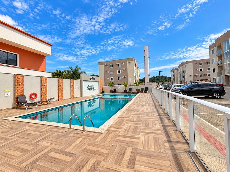 Apartamento com Piscina em Porto Belo