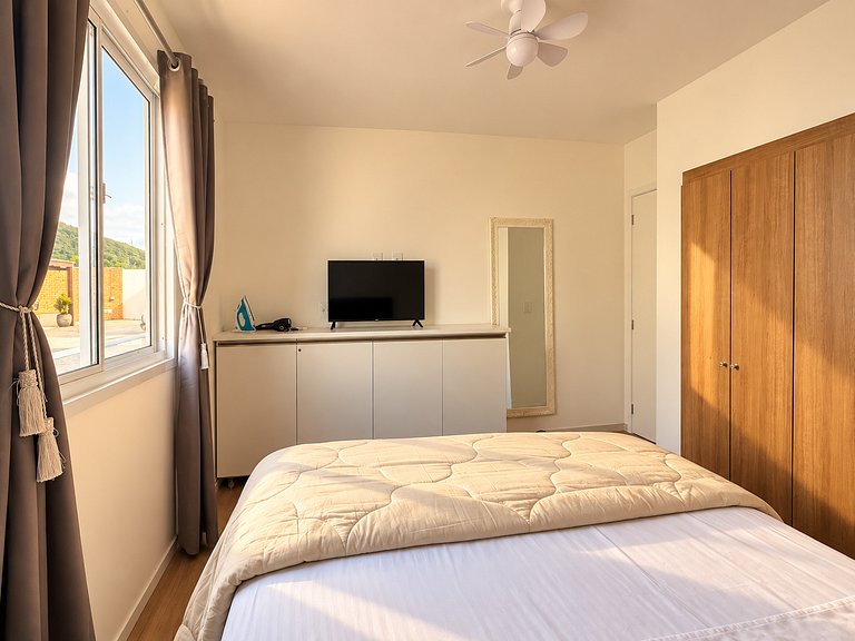 Apartamento com Piscina em Porto Belo