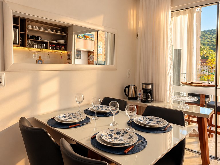 Apartamento com Piscina em Porto Belo