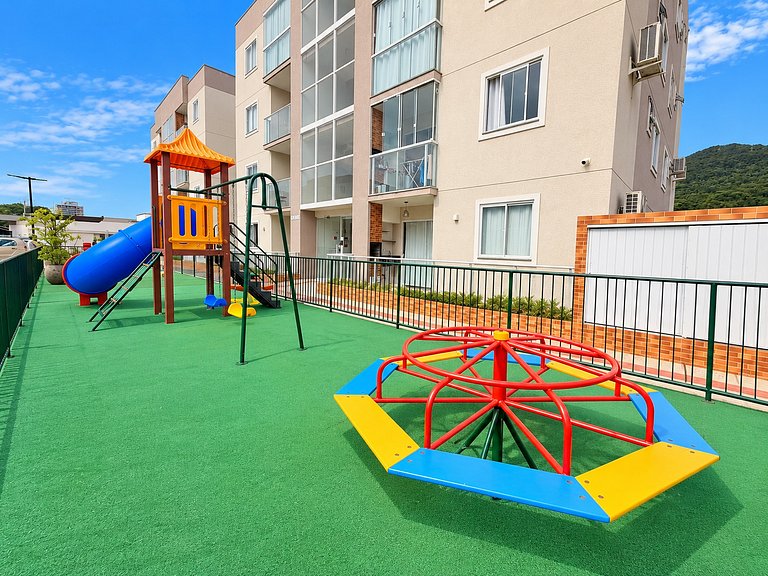 Apartamento com Piscina em Porto Belo